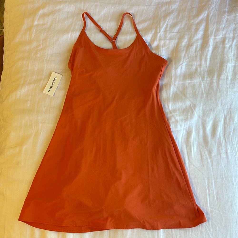 OUTDOOR VOICES - exercise dress in coral